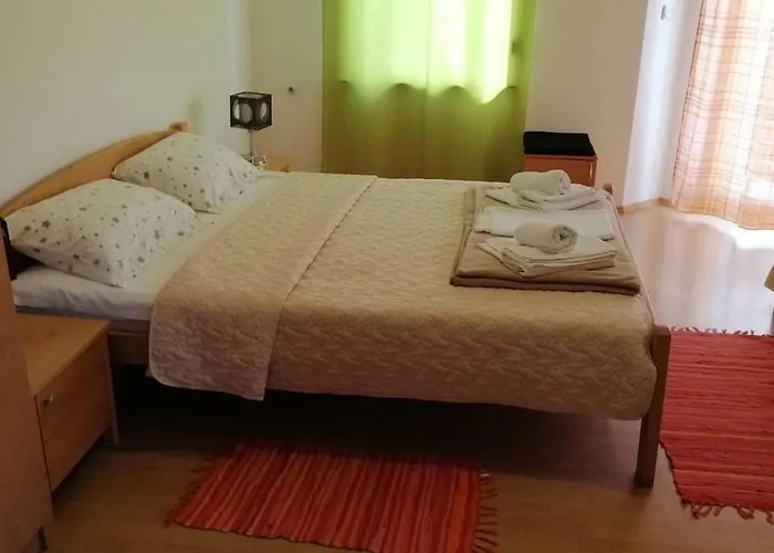 Stela Et Luna Veliko Gradište